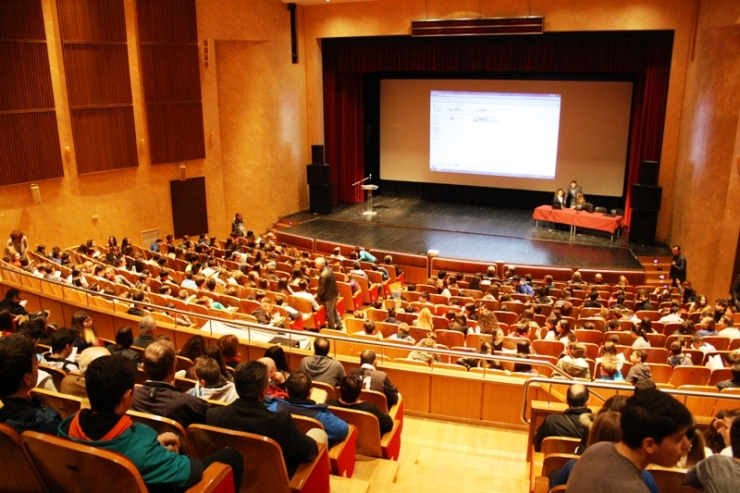 Με επιτυχία πραγματοποιήθηκαν από τη Διεύθυνση Δίωξης Ηλεκτρονικού Εγκλήματος ημερίδες στο Νομό Ημαθίας, με θέμα την ασφάλεια στο διαδίκτυο