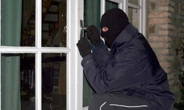 Σπείρα διαρρηκτών πίσω από 6 διαρρήξεις σε Ημαθία, Χαλκιδική και Θεσσαλονίκη με λεία άνω των 36.000€