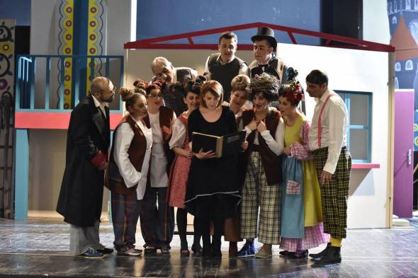 &quot;Οι ηλίθιοι&quot; του Neil Simon από τη θεατρική ομάδα του δήμου Αλεξάνδρειας στο Θέατρο Πλατέος