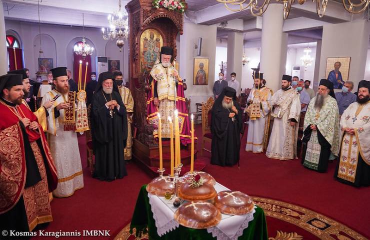 Πολυαρχιερατικός Εσπερινός επί τη εορτή του Αγίου Παντελεήμονος στην Ιερά Μονή Παναγίας Δοβρά Βεροίας. (ΦΩΤΟ)