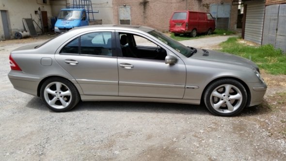 &Pi;&Omega;&Lambda;&Epsilon;&Iota;&Tau;&Alpha;&Iota; &Iota;.&Chi;. &epsilon;&pi;&iota;&beta;&alpha;&tau;&iota;&kappa;ό Mercedes-Benz C 200 AVANTGARDE - SPORTPACKET '07