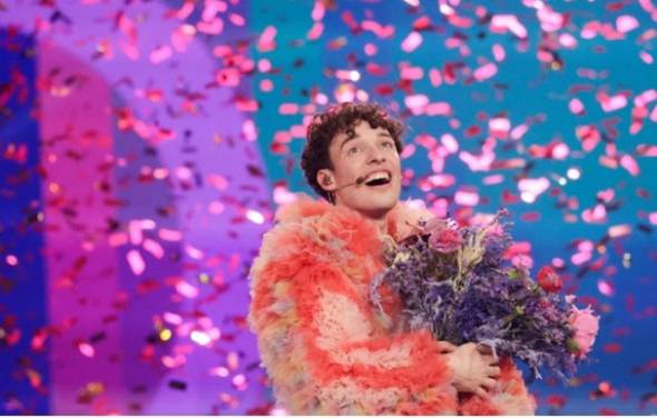 Eurovision 2024: N&iota;&kappa;ή&tau;&rho;&iota;&alpha; &eta; &Epsilon;&lambda;&beta;&epsilon;&tau;ί&alpha; &mu;&epsilon; &tau;&omicron; Nemo, &tau;&omicron; &pi;&rho;ώ&tau;&omicron; non binary ά&tau;&omicron;&mu;&omicron; &pi;&omicron;&upsilon; &kappa;&epsilon;&rho;&delta;ί&zeta;&epsilon;&iota; &tau;&omicron;&nu; &delta;&iota;&alpha;&gamma;&omega;&nu;&iota;&sigma;&mu;ό