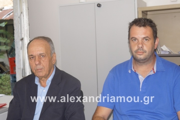 T&iota; &epsilon;ί&pi;&epsilon; &omicron; &Chi;&rho;. &Alpha;&nu;&tau;&omega;&nu;ί&omicron;&upsilon; &gamma;&iota;&alpha; &tau;&iota;&sigmaf; &alpha;&nu;&tau;&iota;&delta;&rho;ά&sigma;&epsilon;&iota;&sigmaf; &sigma;&chi;&epsilon;&tau;&iota;&kappa;ά &mu;&epsilon; &tau;&eta;&nu; έ&nu;&tau;&alpha;&xi;&eta; &pi;&rho;&omicron;&sigma;&phi;ύ&gamma;&omega;&nu; &mu;&alpha;&theta;&eta;&tau;ώ&nu; &sigma;&tau;&iota;&sigmaf; &delta;&omicron;&mu;έ&sigmaf; &delta;&eta;&mu;ό&sigma;&iota;&alpha;&sigmaf; &Epsilon;&kappa;&pi;&alpha;ί&delta;&epsilon;&upsilon;&sigma;&eta;&sigmaf; &sigma;&tau;&eta;&nu; &Alpha;&lambda;&epsilon;&xi;ά&nu;&delta;&rho;&epsilon;&iota;&alpha;