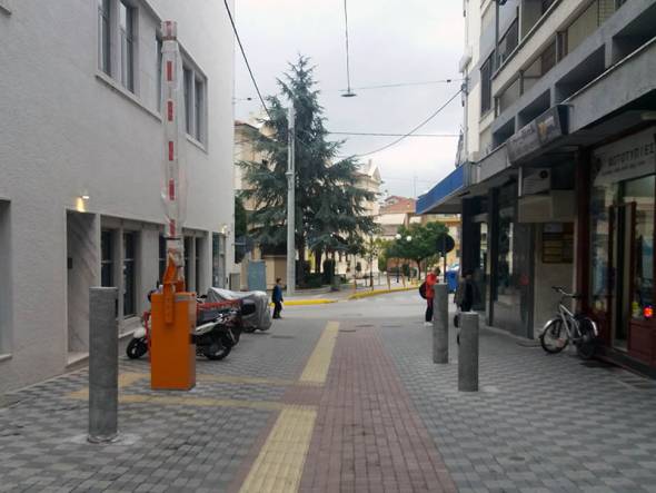 Δημοτική Αστυνομία Βέροιας: Όροι και προϋποθέσεις εισόδου για την έκδοση άδειας διέλευσης οχημάτων στον πεζόδρομο του Εμπορικού Κέντρου