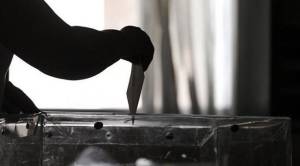 Δημοσκοπήσεις: Ακρίβεια, ΟΠΕΚΕΠΕ και ΕΛΤΑ τα «αγκάθια» για την Κυβέρνηση -7 στους 10 θέλουν νέα κόμματα