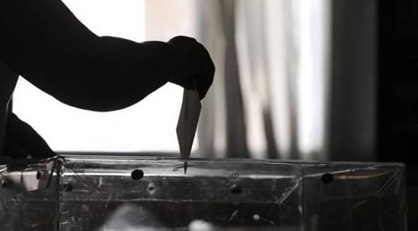 Δημοσκοπήσεις: Ακρίβεια, ΟΠΕΚΕΠΕ και ΕΛΤΑ τα «αγκάθια» για την Κυβέρνηση -7 στους 10 θέλουν νέα κόμματα