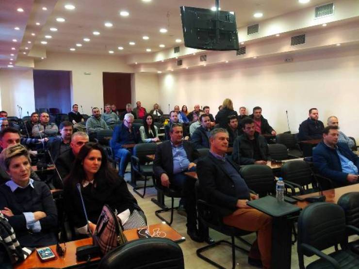 Διευρυμένη σύσκεψη στο Επιμελητήριο Ημαθίας, παρουσία εκπροσώπων του Μολβαδικού και του Ελληνοϊταλικού Επιμελητηρίου, με πρωτοβουλία του αντιπεριφερειάρχη Κώστα Καλαϊτζίδη