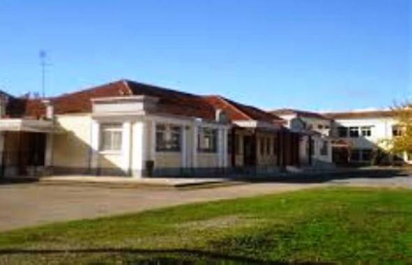 &Tau;&omicron; 1&omicron; &Gamma;&upsilon;&mu;&nu;ά&sigma;&iota;&omicron; &Alpha;&lambda;&epsilon;&xi;ά&nu;&delta;&rho;&epsilon;&iota;&alpha;&sigmaf; &sigma;&upsilon;&gamma;&chi;&alpha;ί&rho;&epsilon;&iota; &tau;&omicron;&upsilon;&sigmaf; &mu;&alpha;&theta;&eta;&tau;έ&sigmaf;