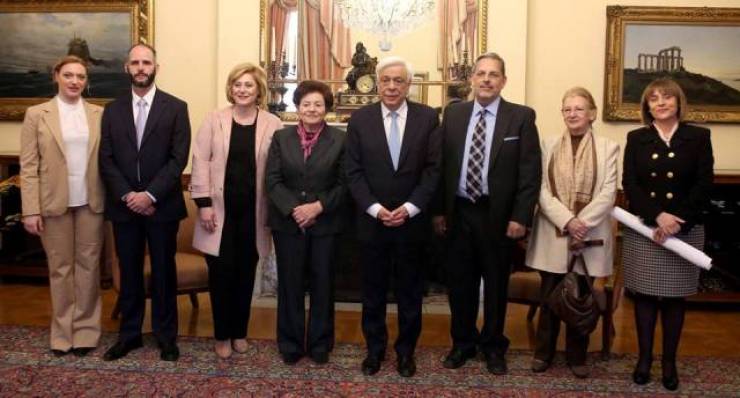 Η Πάττυ Παπαδήμου στον Πρόεδρο της Δημοκρατίας με αφορμή την Παγκόσμια Ημέρα Παιδικού Βιβλίου