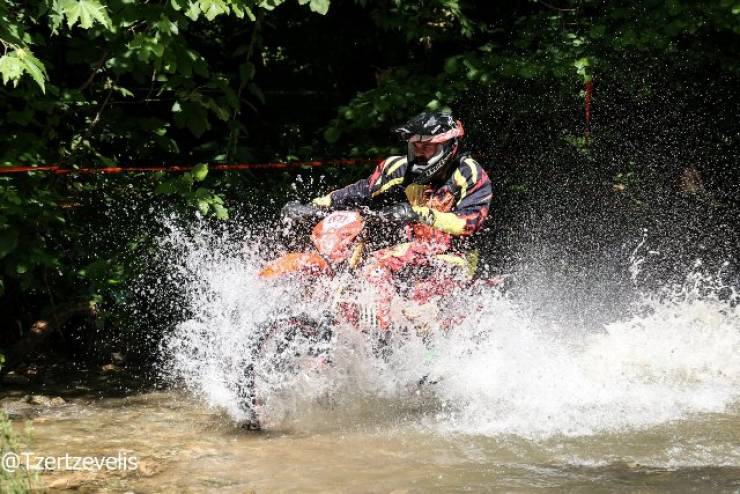 Εντυπωσιακές εικόνες στο Riv3R Enduro Crossing στη Βέροια (φώτο)