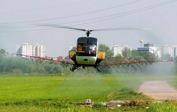 Αεροψεκασμός στις ρυζοκαλλιέργειες του αρδευτικού δικτύου Κλειδίου, την Παρασκευή, 14 Ιουλίου