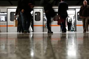 Μέσω gov.gr η αίτηση ακύρωσης ή μείωσης προστίμου για παραβάσεις κατά τη χρήση Μέσων Μαζικής Μεταφοράς