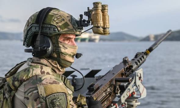 Έ&nu;&omicron;&pi;&lambda;&epsilon;&sigmaf; &Delta;&upsilon;&nu;ά&mu;&epsilon;&iota;&sigmaf;: &Omicron;&iota; &alpha;&lambda;&lambda;&alpha;&gamma;έ&sigmaf; &pi;&omicron;&upsilon; &sigma;&chi;&epsilon;&delta;&iota;ά&zeta;&omicron;&nu;&tau;&alpha;&iota; &ndash; &Kappa;&lambda;&epsilon;ί&nu;&omicron;&upsilon;&nu; &sigma;&tau;&rho;&alpha;&tau;ό&pi;&epsilon;&delta;&alpha;, &tau;&iota; &theta;&alpha; &iota;&sigma;&chi;ύ&epsilon;&iota; &mu;&epsilon; &tau;&eta; &theta;&eta;&tau;&epsilon;ί&alpha;