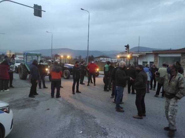 Νέα κινητοποίηση στη Διασταύρωση της Νάουσας από αγρότες