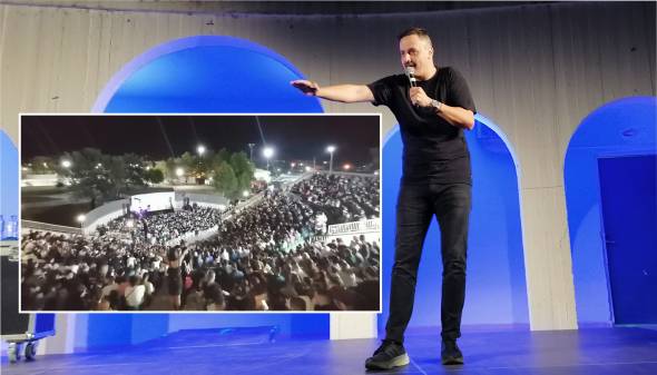 Ο «Εξωγήινος» Τσουβέλας¨προσγείωσε το διαστημόπλοιό του¨ στην Αλεξάνδρεια και χάρισε απλόχερα γέλιο!