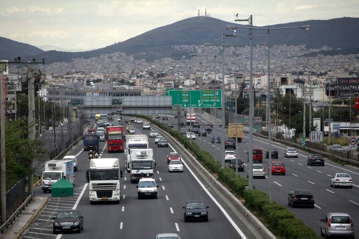 Handsfree τέλος από τον νέο ΚΟΚ - Βαριά πρόστιμα και αφαίρεση διπλώματος