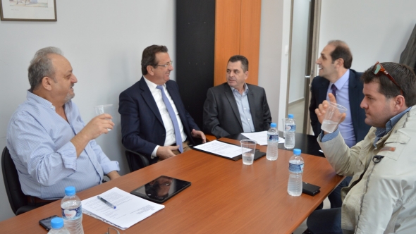 &Kappa;&omicron;&iota;&nu;ή &sigma;&upsilon;&nu;ά&nu;&tau;&eta;&sigma;&eta; &epsilon;&rho;&gamma;&alpha;&sigma;ί&alpha;&sigmaf; &mu;&epsilon;&tau;&alpha;&xi;ύ &tau;&omega;&nu; &alpha;&nu;&tau;&iota;&pi;&epsilon;&rho;&iota;&phi;&epsilon;&rho;&epsilon;&iota;&alpha;&rho;&chi;ώ&nu; &Eta;&mu;&alpha;&theta;ί&alpha;&sigmaf; &kappa;&alpha;&iota; &Pi;έ&lambda;&lambda;&alpha;&sigmaf; &kappa;&alpha;&iota; &alpha;&nu;&tau;&iota;&pi;&rho;&omicron;έ&delta;&rho;&omicron;&upsilon; &Epsilon;&Lambda;&Gamma;&Alpha; &kappa;. &Zeta;&alpha;&nu;&iota;ά .&Sigma;&tau;&eta;&nu; &alpha;&tau;&zeta;έ&nu;&tau;&alpha; &tau;&eta;&sigmaf; &sigma;&upsilon;&zeta;ή&tau;&eta;&sigma;&eta;&sigmaf; &omicron;&iota; &alpha;&pi;&omicron;&zeta;&eta;&mu;&iota;ώ&sigma;&epsilon;&iota;&sigmaf; &tau;&omega;&nu; &alpha;&gamma;&rho;&omicron;&tau;ώ&nu;