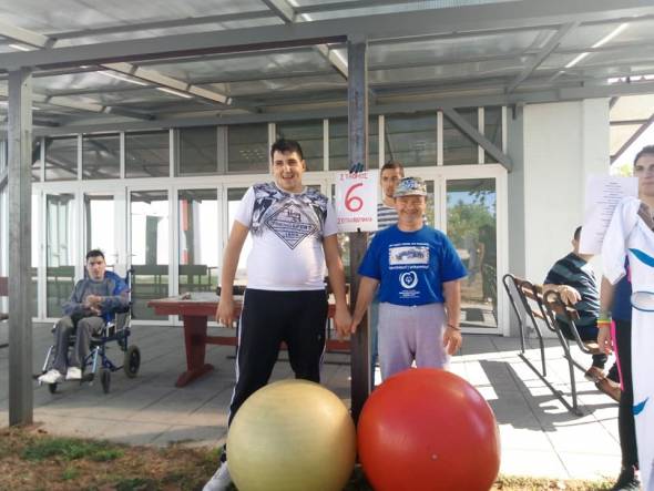 &Eta; &Pi;&alpha;&nu;&epsilon;&lambda;&lambda;ή&nu;&iota;&alpha; &Eta;&mu;έ&rho;&alpha; &Sigma;&chi;&omicron;&lambda;&iota;&kappa;&omicron;ύ &Alpha;&theta;&lambda;&eta;&tau;&iota;&sigma;&mu;&omicron;ύ "&sigma;&tau;&alpha; &Pi;&alpha;&iota;&delta;&iota;ά &tau;&eta;&sigmaf; Ά&nu;&omicron;&iota;&xi;&eta;&sigmaf;" (&phi;ώ&tau;&omicron;)