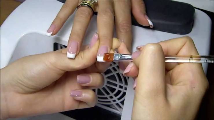 Απαγόρευση για gel νυχιών από 1η Σεπτεμβρίου