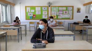 Σχολεία: «Κουδούνι» με ξεχωριστά διαλείμματα, κανόνες για κυλικεία και χρήση μάσκας -Τα 5 ειδικά μέτρα