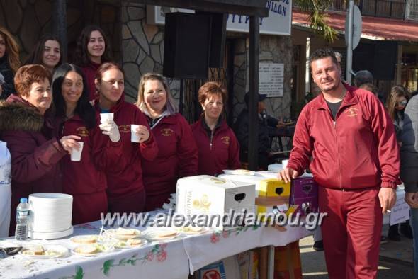 Π.Σ. Νέων &amp; Νεανίδων Λουτρού: Πλήθος κόσμου, κέφι και χορός! (Φωτο - βίντεο)