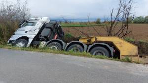 Εκτροπή φορτηγού στη Μελικιόστρατα