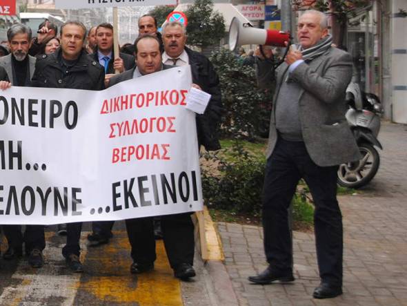 &Omicron; &Phi;ώ&tau;&eta;&sigmaf; &Kappa;&alpha;&rho;&alpha;&beta;&alpha;&sigma;ί&lambda;&eta;&sigmaf; &gamma;&iota;&alpha; &Pi;&rho;ό&epsilon;&delta;&rho;&omicron;&sigmaf; &tau;&omicron;&upsilon; &Delta;&iota;&kappa;&eta;&gamma;&omicron;&rho;&iota;&kappa;&omicron;ύ &Sigma;&upsilon;&lambda;&lambda;ό&gamma;&omicron;&upsilon; &Beta;έ&rho;&omicron;&iota;&alpha;&sigmaf;