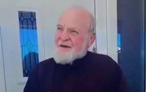 &Theta;&lambda;ί&psi;&eta; &sigma;&tau;&eta;&nu; &tau;&omicron;&pi;&iota;&kappa;ή &kappa;&omicron;&iota;&nu;&omega;&nu;ί&alpha; - Έ&phi;&upsilon;&gamma;&epsilon; &alpha;&pi;ό &tau;&eta; &zeta;&omega;ή &omicron; &Pi;&rho;&omega;&tau;&omicron;&pi;&rho;&epsilon;&sigma;&beta;ύ&tau;&epsilon;&rho;&omicron;&sigmaf; &Sigma;&omega;&tau;ή&rho;&iota;&omicron;&sigmaf; &Pi;&alpha;&pi;&alpha;&delta;ό&pi;&omicron;&upsilon;&lambda;&omicron;&sigmaf;