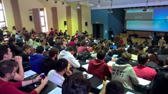 &Pi;&alpha;&rho;ά&tau;&alpha;&sigma;&eta; έ&omega;&sigmaf; 20 &Omicron;&kappa;&tau;&omega;&beta;&rho;ί&omicron;&upsilon; &sigma;&tau;&iota;&sigmaf; &alpha;&iota;&tau;ή&sigma;&epsilon;&iota;&sigmaf; &gamma;&iota;&alpha; &mu;&epsilon;&tau;&epsilon;&gamma;&gamma;&rho;&alpha;&phi;έ&sigmaf; &phi;&omicron;&iota;&tau;&eta;&tau;ώ&nu;