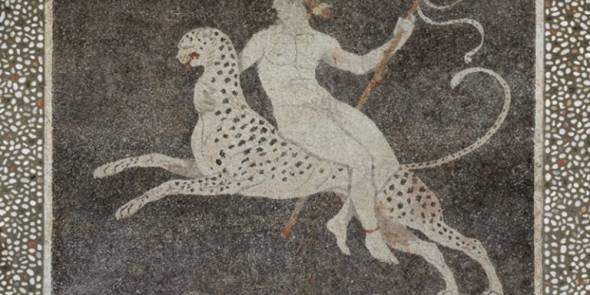 &Delta;έ&kappa;&alpha; &chi;&rho;ό&nu;&iota;&alpha; &alpha;&rho;&chi;&alpha;&iota;&omicron;&lambda;&omicron;&gamma;&iota;&kappa;ό &Mu;&omicron;&upsilon;&sigma;&epsilon;ί&omicron; &Pi;έ&lambda;&lambda;&alpha;&sigmaf;: 500.000 &omicron;&iota; &epsilon;&pi;&iota;&sigma;&kappa;έ&pi;&tau;&epsilon;&sigmaf; &kappa;&alpha;&iota; 3.000 &mu;&omicron;&nu;&alpha;&delta;&iota;&kappa;ά &epsilon;&kappa;&theta;έ&mu;&alpha;&tau;&alpha; [&epsilon;&iota;&kappa;ό&nu;&epsilon;&sigmaf;]