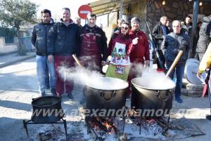 Κοσμοσυρροή στη γουρουνοχαρά στο Λουτρό Ημαθίας(φωτο-βίντεο)