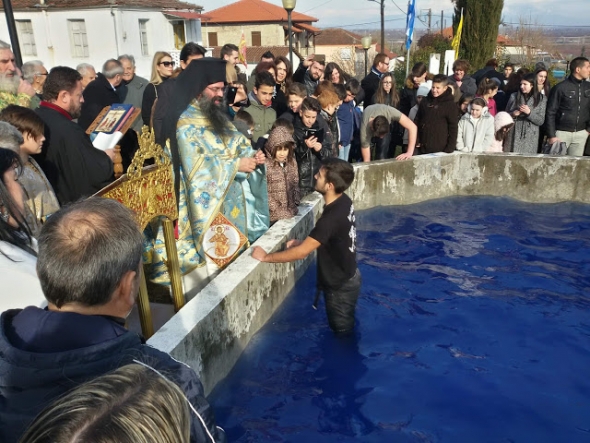 Με επισημότητα τα Θεοφάνεια στην Αγία  Βαρβάρα Βέροιας