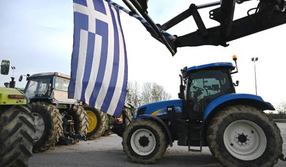 Κλιμακώνουν τον αγώνα οι Αγρότες και υπόσχονται Χριστούγεννα στα μπλόκα - Η εικόνα σε όλη τη χώρα