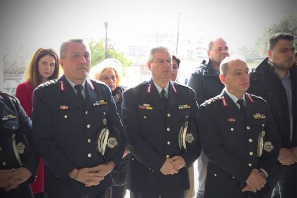 Ά&rho;&omega;&mu;&alpha; &Beta;&omicron;&rho;&epsilon;ί&omicron;&upsilon; &Epsilon;&lambda;&lambda;ά&delta;&omicron;&sigmaf; &sigma;&tau;&iota;&sigmaf; &kappa;&rho;ί&sigma;&epsilon;&iota;&sigmaf; &tau;&eta;&sigmaf; &Epsilon;&Lambda;.&Alpha;&Sigma;. &ndash; &Sigma;&kappa;&omicron;ύ&mu;&alpha;&sigmaf;, &Mu;&alpha;&upsilon;&rho;ό&pi;&omicron;&upsilon;&lambda;&omicron;&sigmaf; &kappa;&alpha;&iota; &Delta;&omicron;ύ&beta;&alpha;&lambda;&eta;&sigmaf; &sigma;&tau;&eta;&nu; &pi;&epsilon;&nu;&tau;ά&delta;&alpha; &tau;&omega;&nu; &alpha;&nu;&tau;&iota;&sigma;&tau;&rho;&alpha;&tau;ή&gamma;&omega;&nu;