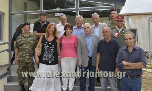 Ο Υφυπουργός Μεταναστευτικής Πολιτικής στο Κέντρο Φιλοξενίας στην Αλεξάνδρεια (Φώτο - βίντεο)