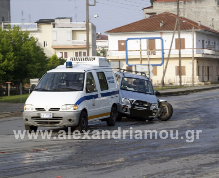 Τροχαίο ατύχημα με υλικές ζημιές στην Αλεξάνδρεια