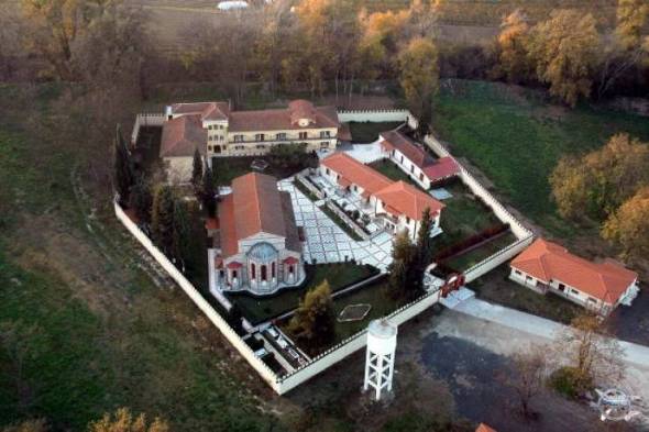 Η Θαυματουργή Εικόνα &amp; Η.Ι.Μ Αγίας Κυριακής Λουτρού Ημαθίας (ΑΕΡΟΦΩΤΟΓΡΑΦΙΕΣ)