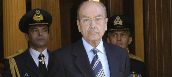 &Epsilon;&phi;&upsilon;&gamma;&epsilon; &alpha;&pi;ό &tau;&eta; &zeta;&omega;ή &omicron; &Kappa;&omega;&sigma;&tau;ή&sigmaf; &Sigma;&tau;&epsilon;&phi;&alpha;&nu;ό&pi;&omicron;&upsilon;&lambda;&omicron;&sigmaf;