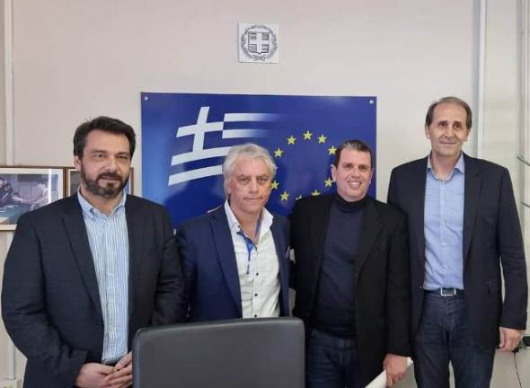 Ο Τάσος Μπαρτζώκας με τον Υπουργό Μετανάστευσης και Ασύλου, Δημήτρη Καιρίδη, στις δομές Βέροιας και Αλεξάνδρειας