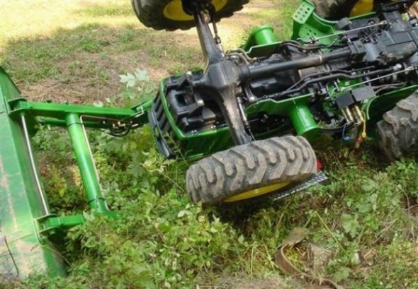 H&lambda;&iota;&kappa;&iota;&omega;&mu;έ&nu;&omicron;&sigmaf; έ&chi;&alpha;&sigma;&epsilon; &tau;&eta; &zeta;&omega;ή &tau;&omicron;&upsilon; &sigma;&epsilon; &chi;&omega;&rho;&iota;ό &tau;&eta;&sigmaf; &Pi;&iota;&epsilon;&rho;ί&alpha;&sigmaf;-Έ&pi;&epsilon;&sigma;&epsilon; &sigma;&epsilon; &chi;&alpha;&rho;&alpha;&delta;&rho;&alpha; &mu;&epsilon; &tau;&omicron; &tau;&rho;&alpha;&kappa;&tau;έ&rho; &tau;&omicron;&upsilon;