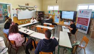 &Nu;έ&alpha; &epsilon;&nu;&delta;&omicron;&sigma;&chi;&omicron;&lambda;&iota;&kappa;ή &epsilon;&pi;&iota;&mu;ό&rho;&phi;&omega;&sigma;&eta; &epsilon;&kappa;&pi;&alpha;&iota;&delta;&epsilon;&upsilon;&tau;&iota;&kappa;ώ&nu; &sigma;&tau;&omicron; &Delta;&eta;&mu;&omicron;&tau;&iota;&kappa;ό &Sigma;&chi;&omicron;&lambda;&epsilon;ί&omicron; &Pi;&lambda;&alpha;&tau;ά&nu;&omicron;&upsilon; &alpha;&pi;ό &tau;&omicron; &Kappa;έ&nu;&tau;&rho;&omicron; &Kappa;&omicron;&iota;&nu;ό&tau;&eta;&tau;&alpha;&sigmaf; &tau;&omicron;&upsilon; &Delta;ή&mu;&omicron;&upsilon; &Alpha;&lambda;&epsilon;&xi;ά&nu;&delta;&rho;&epsilon;&iota;&alpha;&sigmaf;