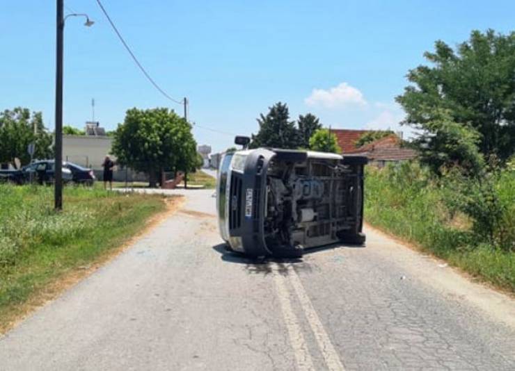 Τροχαίο με ανατροπή οχήματος στην επαρχιακή οδό Κορυφής - Λιανοβεργίου