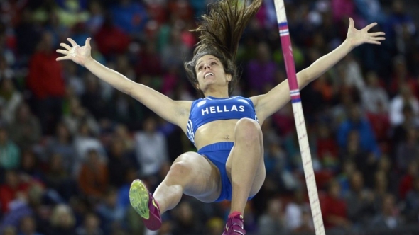 &Eta; &laquo;&chi;&rho;&upsilon;&sigma;ή&raquo; &Kappa;&alpha;&tau;&epsilon;&rho;ί&nu;&alpha; &Sigma;&tau;&epsilon;&phi;&alpha;&nu;ί&delta;&eta; &pi;έ&tau;&alpha;&xi;&epsilon; &sigma;&tau;&alpha; 4.85 &kappa;&alpha;&iota; &sigma;ή&kappa;&omega;&sigma;&epsilon; &tau;&eta;&nu; &Epsilon;&lambda;&lambda;ά&delta;&alpha; &sigma;&tau;&alpha; &omicron;&upsilon;&rho;ά&nu;&iota;&alpha;