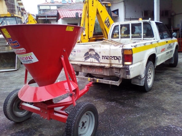 Επί ποδός η Δημοτική αρχή Αλεξάνδρειας - Ρίψη αλατιού σε παγωμένα σημεία του οδικού δικτύου