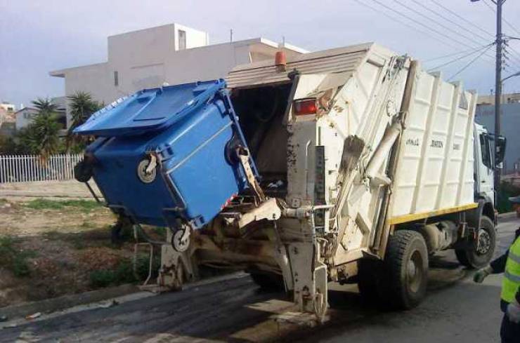 Μόνιμο προσωπικό στην καθαριότητα μετά από υπόδειξη των δήμων ζητά η ΠΕΔ-ΚΜ