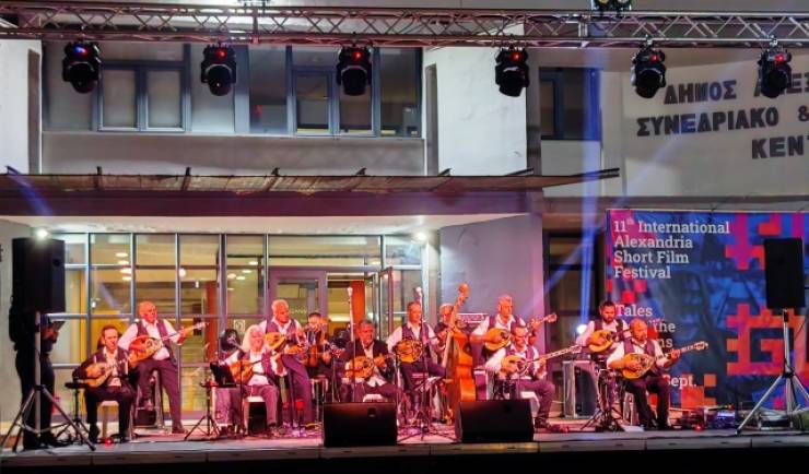 “Τα 10 Μπουζούκια της Δόμνας” στην Αλεξάνδρεια