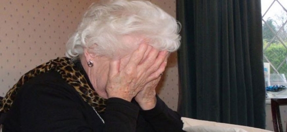 Λήστεψαν και τραυμάτισαν ηλικιωμένη στο σπίτι της στο Αιγίνιο Πιερίας