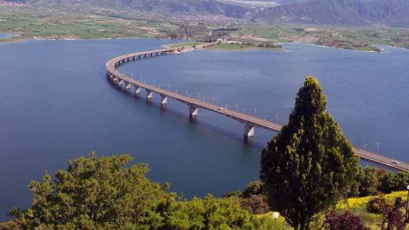 &Kappa;&omicron;&zeta;ά&nu;&eta;: &Theta;έ&mu;&alpha; &alpha;&sigma;&phi;&alpha;&lambda;&epsilon;ί&alpha;&sigmaf; &sigma;&tau;&eta; &Gamma;έ&phi;&upsilon;&rho;&alpha; &Sigma;&epsilon;&rho;&beta;ί&omega;&nu; &ndash; &ldquo;&Kappa;&lambda;&epsilon;ί&sigma;&tau;&epsilon; &tau;&eta;&nu; &mu;έ&chi;&rho;&iota; &nu;&alpha; &omicron;&lambda;&omicron;&kappa;&lambda;&eta;&rho;&omega;&theta;&omicron;ύ&nu; &omicron;&iota; &epsilon;&rho;&gamma;&alpha;&sigma;ί&epsilon;&sigmaf;&rdquo;, &epsilon;&iota;&sigma;&eta;&gamma;ή&theta;&eta;&kappa;&alpha;&nu; &omicron;&iota; &mu;&epsilon;&lambda;&epsilon;&tau;&eta;&tau;έ&sigmaf;