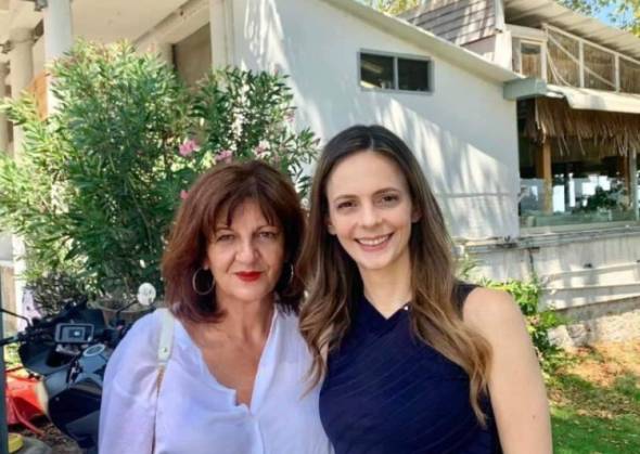 &Tau;&eta;&nu; Έ&phi;&eta; &Alpha;&chi;&tau;&sigma;&iota;ό&gamma;&lambda;&omicron;&upsilon; &sigma;&tau;&eta;&rho;ί&zeta;&epsilon;&iota; &gamma;&iota;&alpha; &pi;&rho;ό&epsilon;&delta;&rho;&omicron; &eta; &Phi;&rho;ό&sigma;&omega; &Kappa;&alpha;&rho;&alpha;&sigma;&alpha;&rho;&lambda;ί&delta;&omicron;&upsilon;