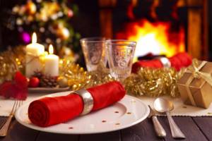 Με τι κωδικό θα πάμε σε άλλο σπίτι Χριστούγεννα ή Πρωτοχρονιά - Τι δείχνει νέα μελέτη για τη μεταδοτικότητα στα γιορτινά τραπέζια